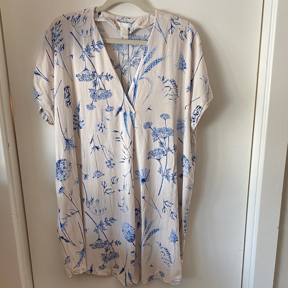 H&M Cream and Blue Floral Shift Dress